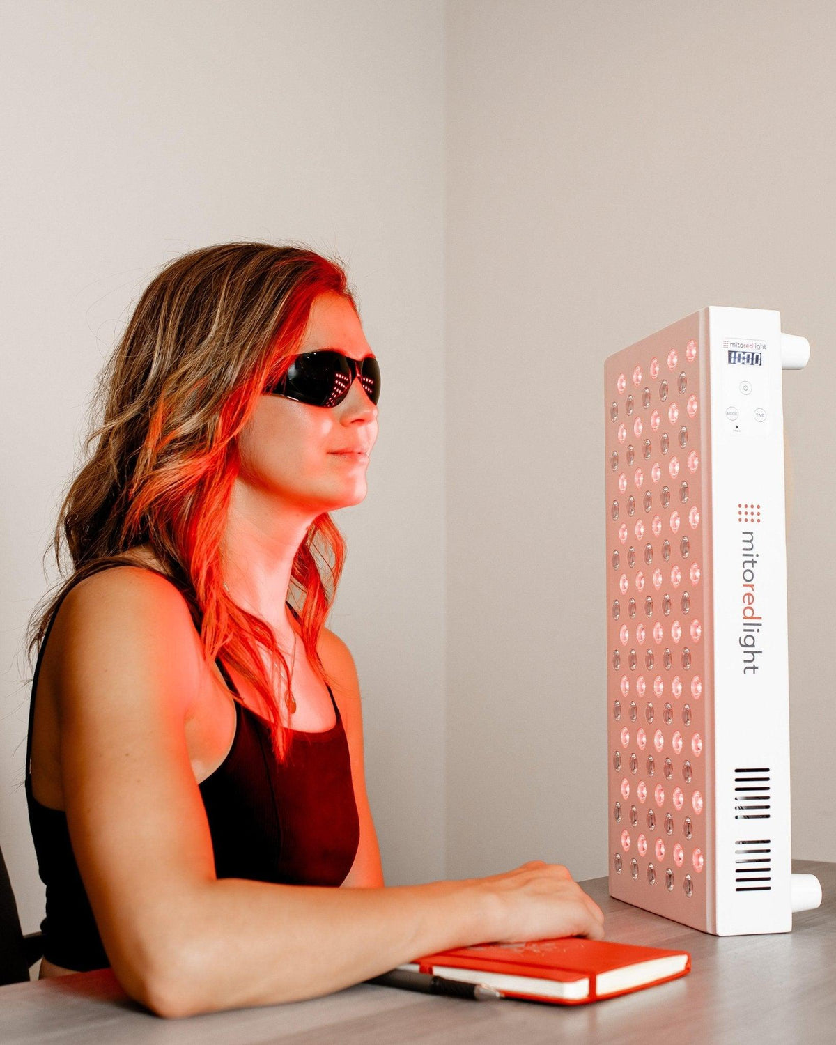 MitoMID 2.0 | Red Light Therapy Panel MitoMID 2.0 | Red Light Therapy Panel